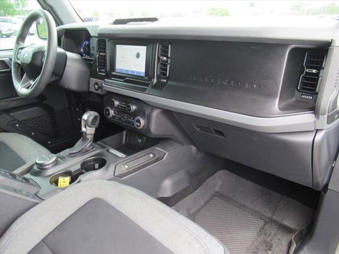 Used 2022 Ford Bronco 4-Door AWD/4WD image 11