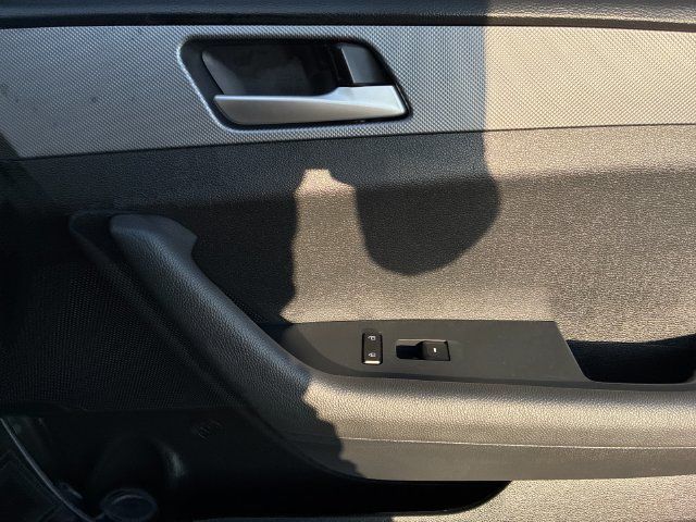Used 2018 Hyundai Sonata SE FWD image 16