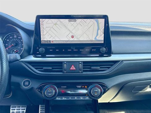 Used 2024 Kia Forte GT-Line w/ GT-Line Premium Package image 14