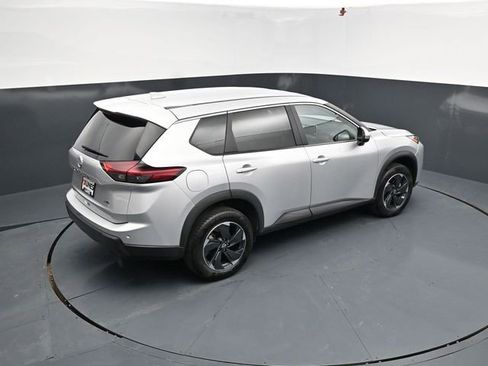 Used 2025 Nissan Rogue SV image 45