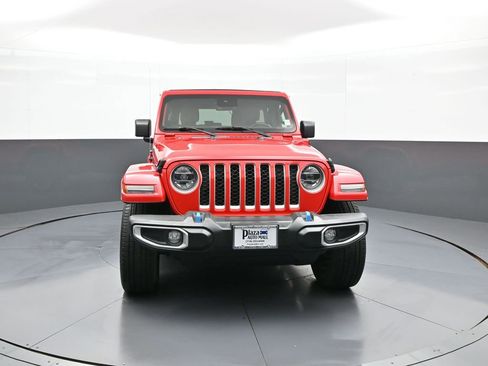 Used 2022 Jeep Wrangler Unlimited Sahara w/ Cold Weather Group AWD/4WD image 2
