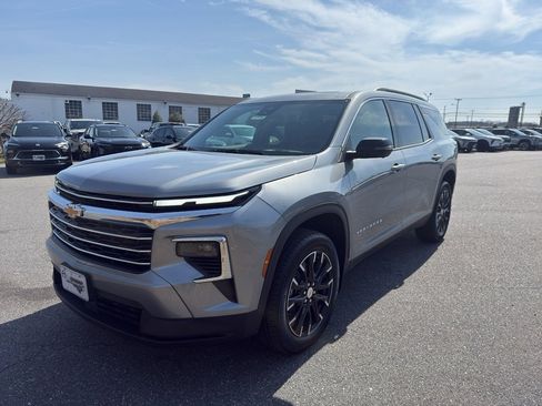 New 2026 Chevrolet Traverse LT w/ Sun and Wheel Package image 2