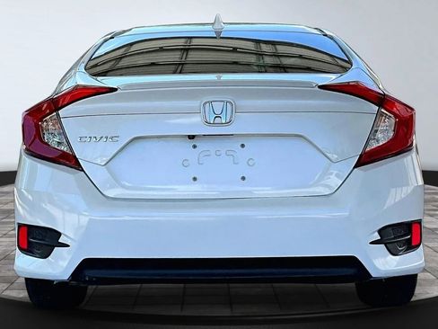 Used 2018 Honda Civic EX-T image 5