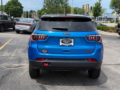 Used 2025 Jeep Compass Trailhawk AWD/4WD image 4