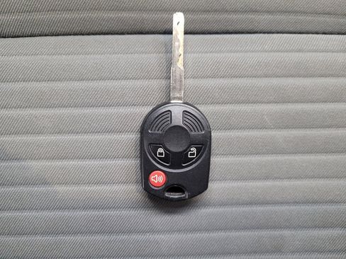 Used 2018 Ford Escape SE w/ SE Sport Appearance Package image 32