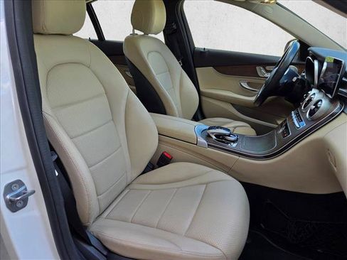 Used 2019 Mercedes-Benz C 300 4MATIC Sedan image 23