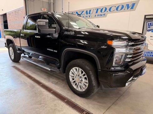 Used 2023 Chevrolet Silverado 3500 High Country AWD/4WD image 2