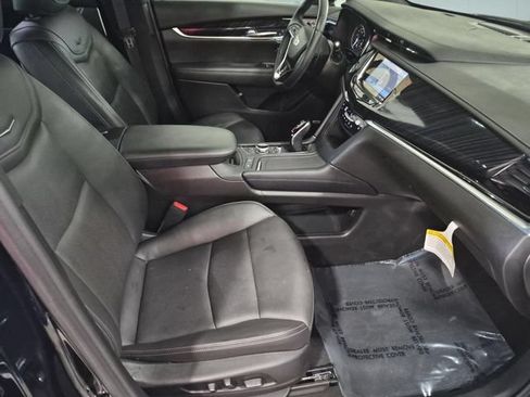 Used 2025 Cadillac XT6 Premium Luxury w/ LPO, Floor Liner Package AWD/4WD image 33