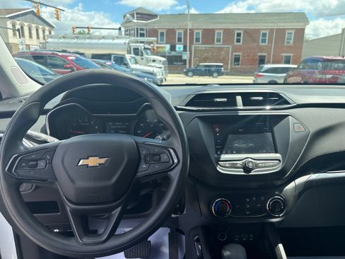 Used 2022 Chevrolet TrailBlazer LS FWD image 13