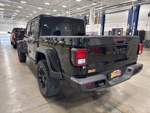 New 2025 Jeep Gladiator Sport image 5