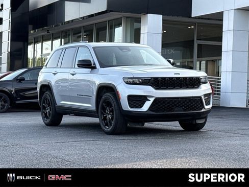 Used 2024 Jeep Grand Cherokee Altitude AWD/4WD image 1
