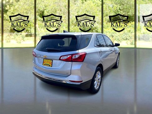 Used 2018 Chevrolet Equinox LT w/ LPO, Cargo Package image 5