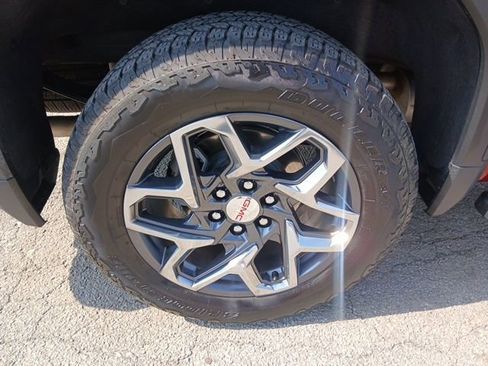 Used 2025 GMC Sierra 1500 SLT w/ SLT Premium Plus Package image 61