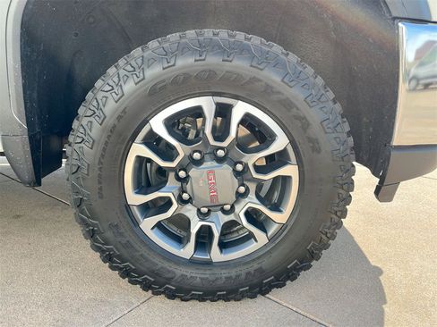 Used 2021 GMC Sierra 2500 SLT w/ SLT Convenience Package image 10