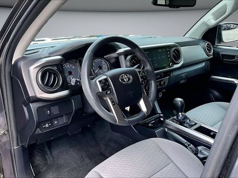Used 2021 Toyota Tacoma SR5 AWD/4WD image 18