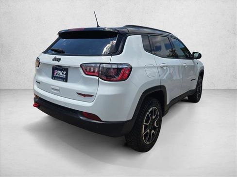 Used 2024 Jeep Compass Trailhawk AWD/4WD image 5