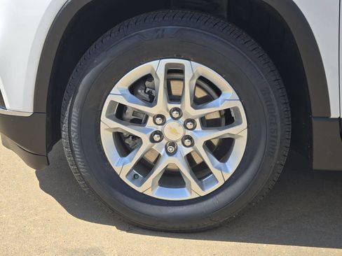 Used 2020 Chevrolet Traverse LT FWD image 28