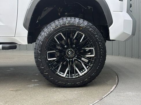 Used 2025 Toyota Tundra Limited image 12