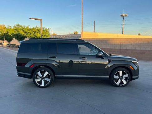 Used 2025 Hyundai Santa Fe Limited image 3