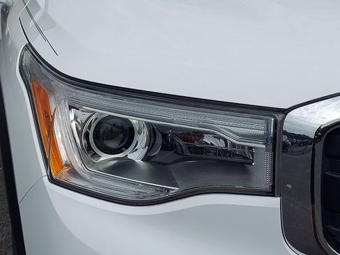 Used 2019 GMC Acadia SLT w/ LPO, Floor Liner Package image 9