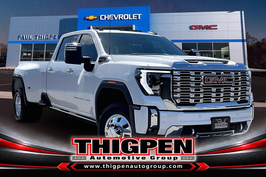 Used 2024 GMC Sierra 3500 Denali w/ Denali Reserve Package AWD/4WD image 1