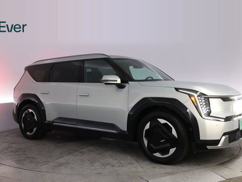 Used 2024 Kia EV9 Land AWD/4WD image 14