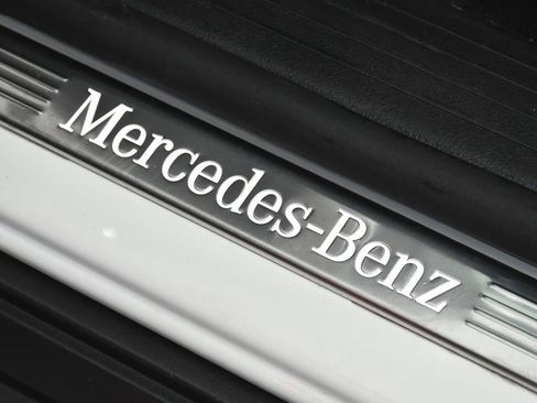 Used 2022 Mercedes-Benz GLE 350 4MATIC w/ Premium Package image 12
