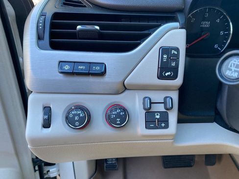 Used 2015 GMC Yukon XL Denali w/ Touring Package image 22