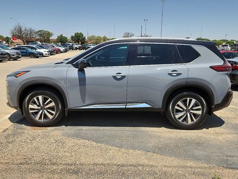 Used 2021 Nissan Rogue SL w/ Premium Package FWD image 2