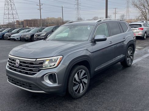 Used 2024 Volkswagen Atlas SEL image 1