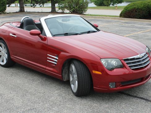 Used 2005 Chrysler Crossfire Limited RWD image 2