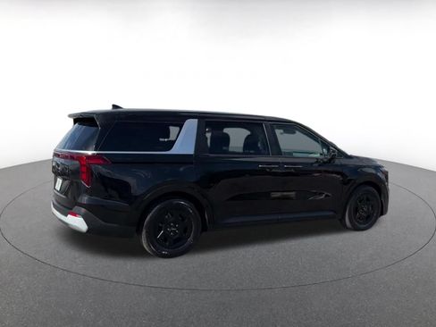 Used 2026 Kia Carnival FWD image 15