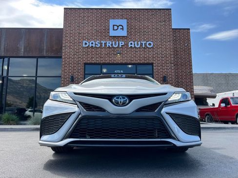 Used 2022 Toyota Camry XSE FWD image 2