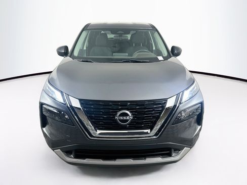 Used 2023 Nissan Rogue S AWD/4WD image 2