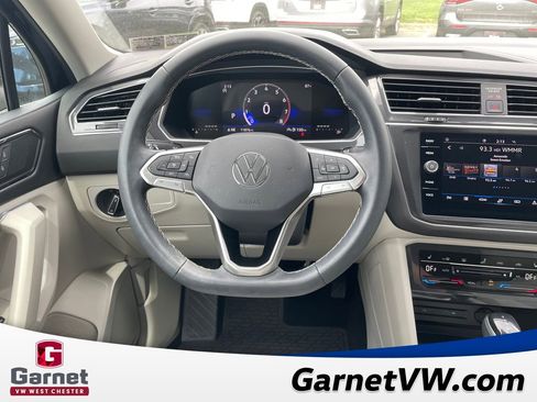 Used 2023 Volkswagen Tiguan SE image 14