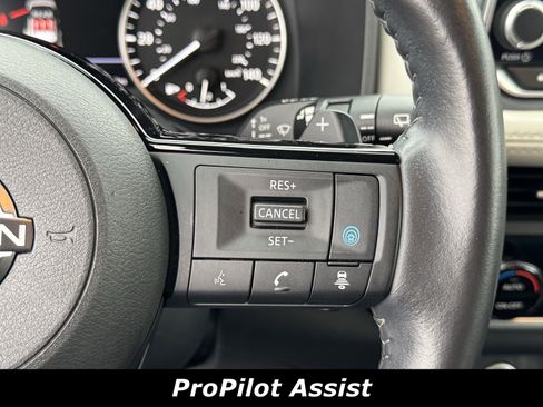 Used 2023 Nissan Rogue SV w/ SV Premium B Package image 4