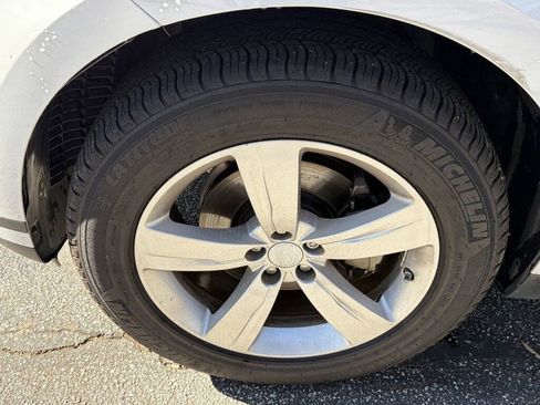 Used 2018 Land Rover Range Rover Velar S image 9