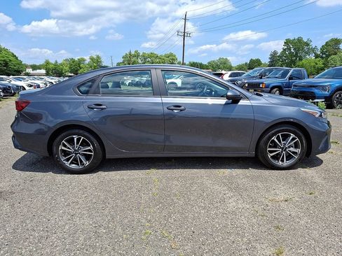 Certified 2022 Kia Forte LXS FWD image 7