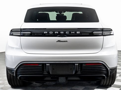 Certified 2025 Porsche Macan Electric RWD image 11