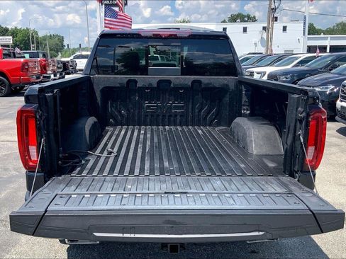Used 2023 GMC Sierra 1500 Denali w/ Technology Package AWD/4WD image 4
