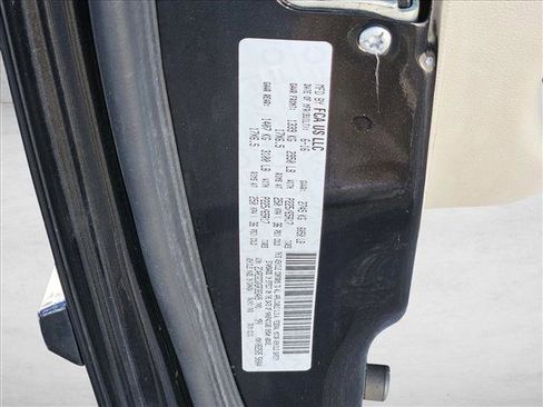 Used 2016 Dodge Grand Caravan SXT image 25