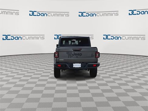Used 2024 Jeep Gladiator Sport image 7
