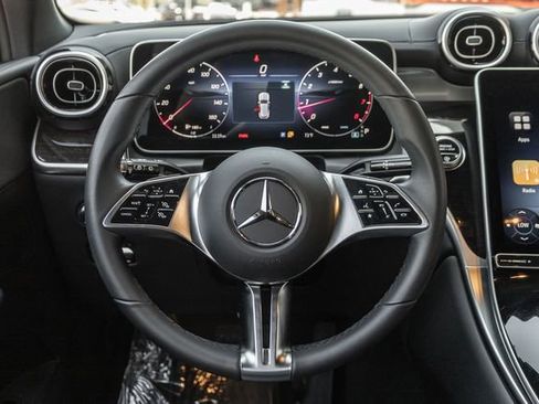 Used 2025 Mercedes-Benz GLC 300 4MATIC image 9