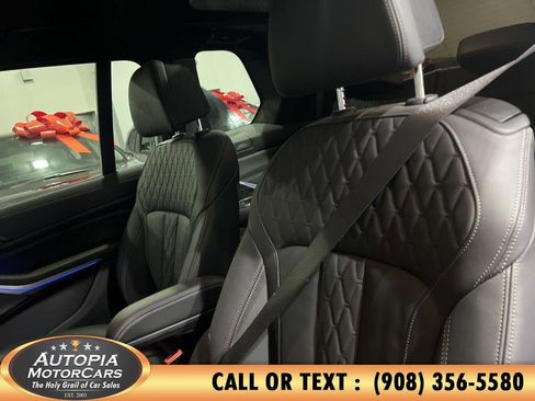 Used 2021 BMW X7 M50i AWD/4WD image 16