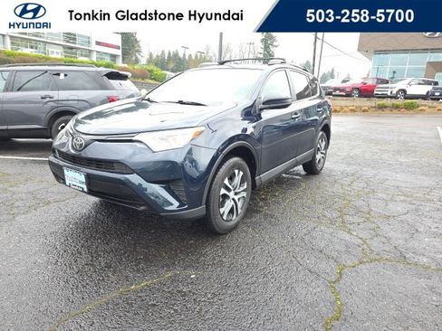 Used 2017 Toyota RAV4 LE image 3