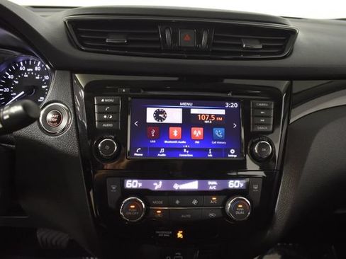 Used 2022 Nissan Rogue Sport SV AWD/4WD image 19