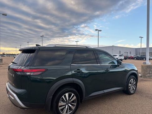 Used 2023 Nissan Pathfinder SL image 4