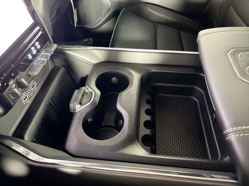 New 2026 RAM 1500 Laramie AWD/4WD image 15