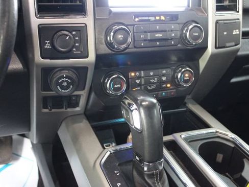 Used 2020 Ford F150 Lariat AWD/4WD image 23
