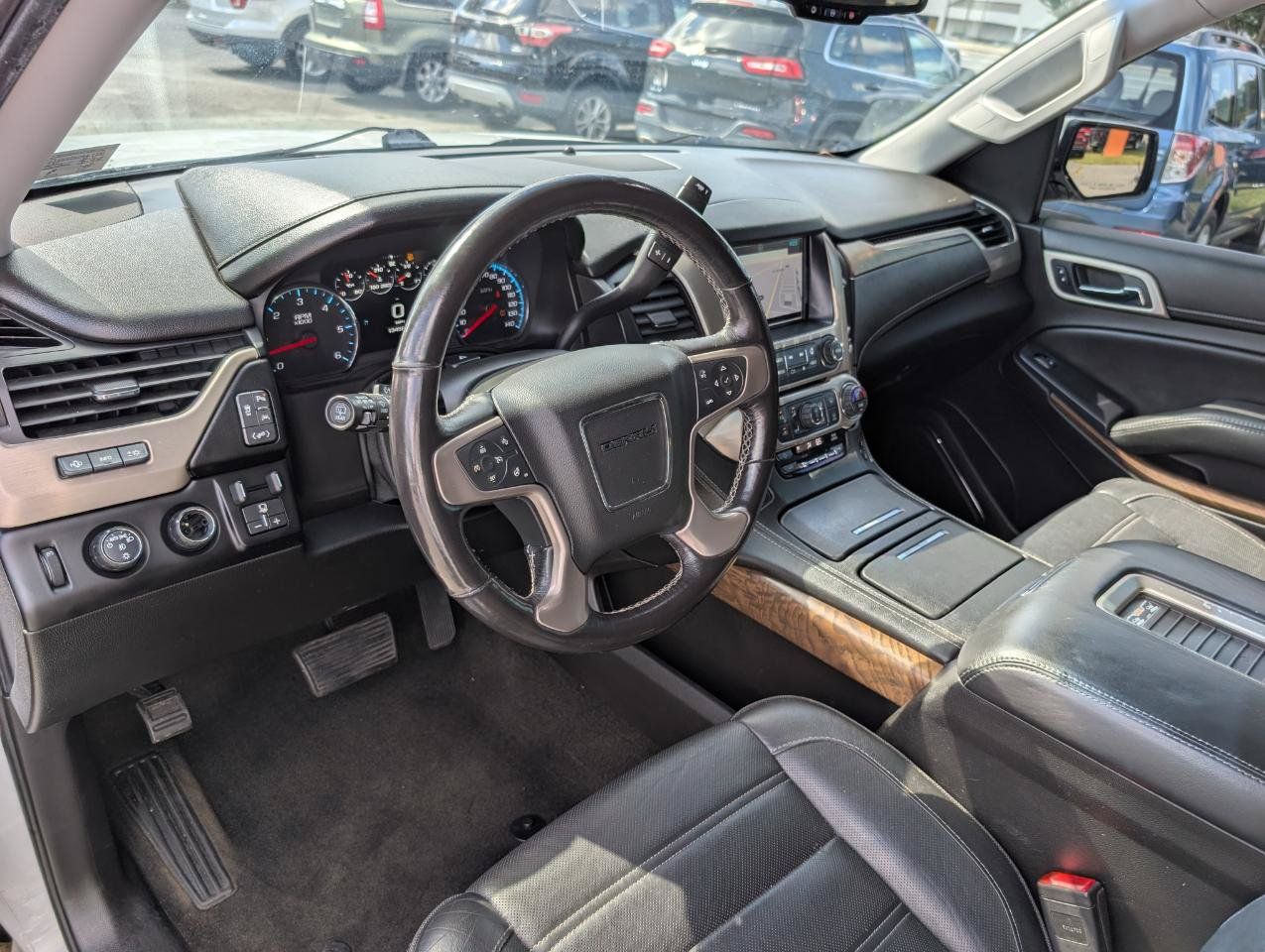 Used 2018 GMC Yukon Denali AWD/4WD image 17